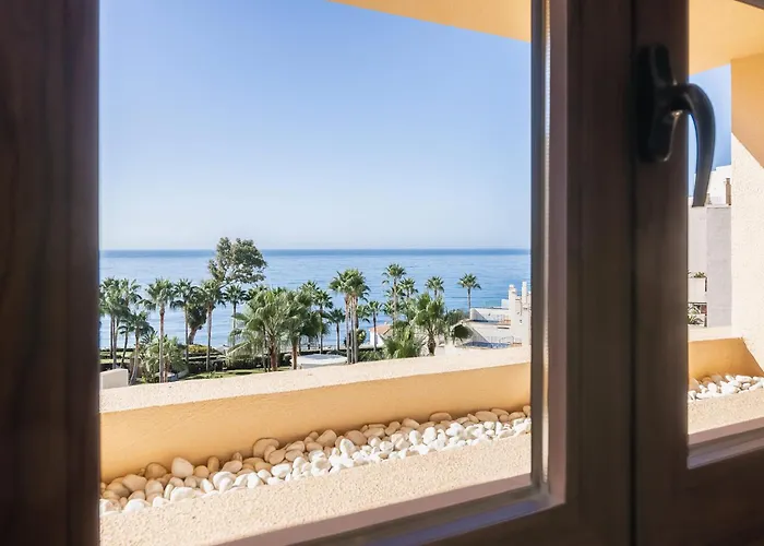 East Maewest アパート