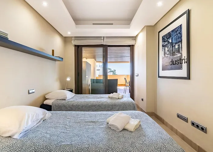 アパート East Maewest *