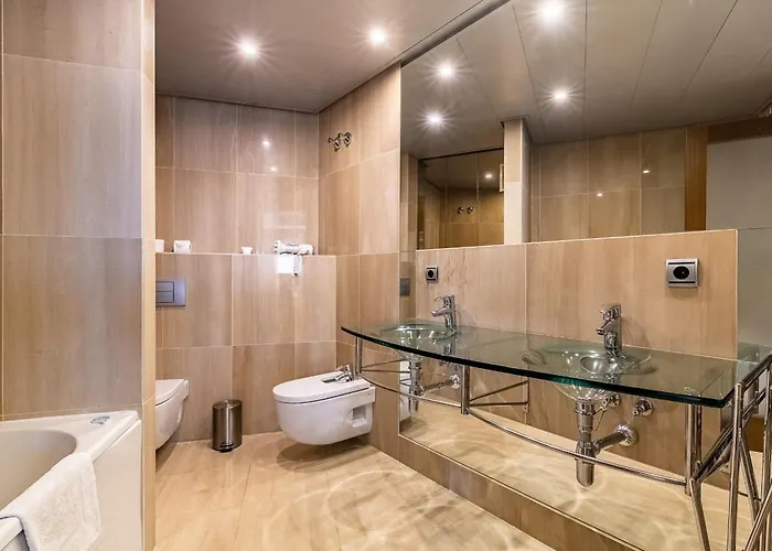 East Maewest * エステポナ