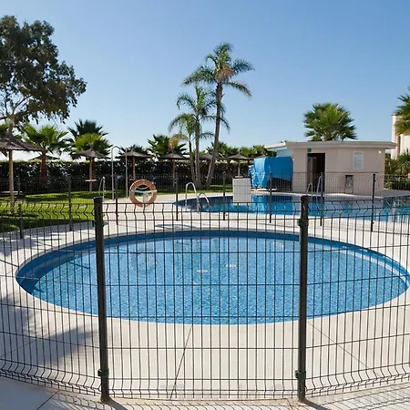 East Maewest Apartman *