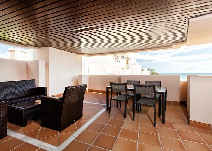 East Maewest * Estepona